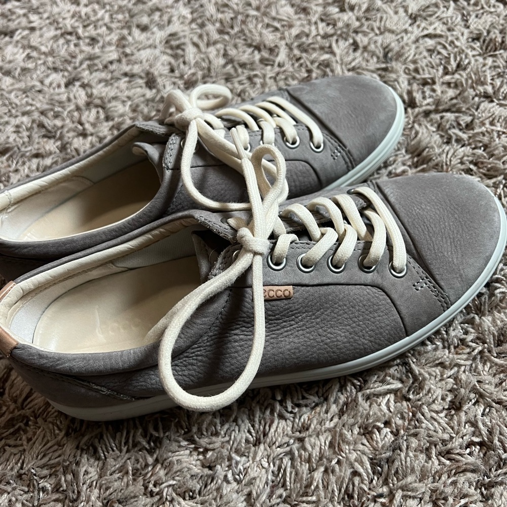 ECCO Soft 7 sneaker, EUC, size 8/8.5 (39)